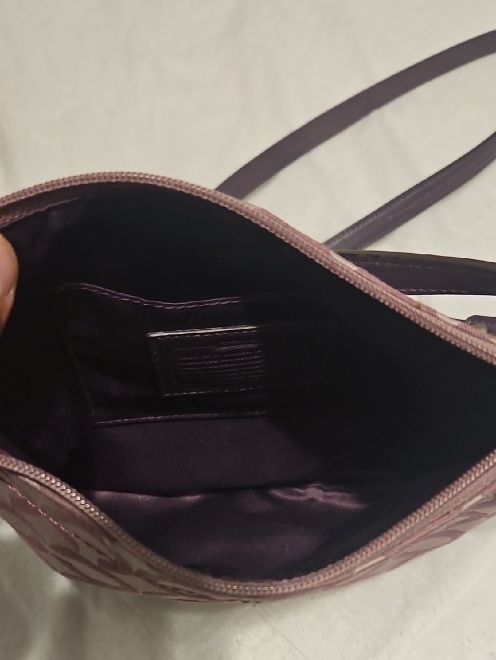 Coach Signature Crossbody Bag in Mauve And Purple - Picture 4 of 5